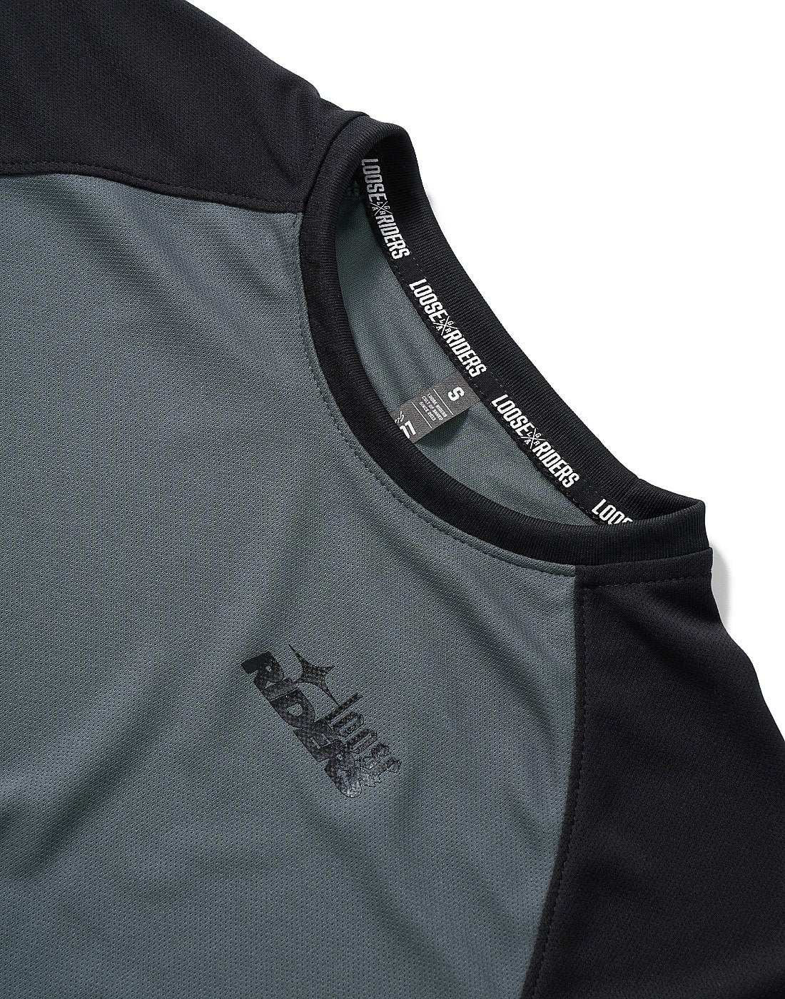 Polera Ess. Grey Black Loose Riders