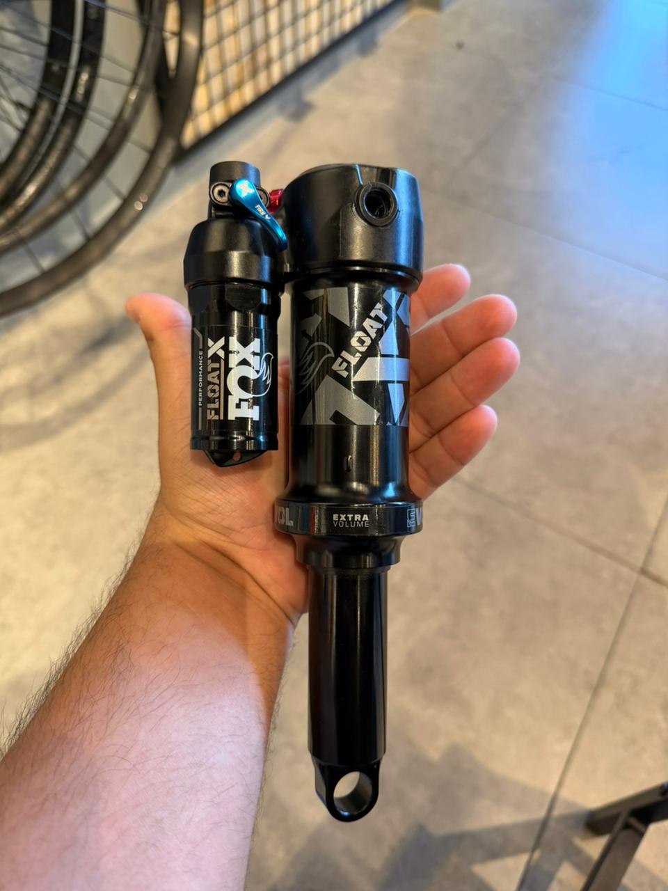 FOX FLOAT X PERFORMANCE (205X65)