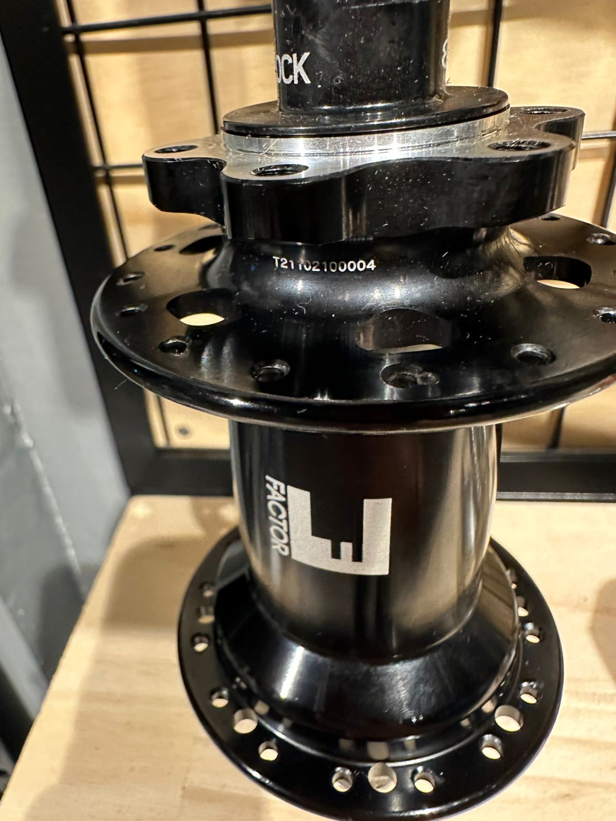 MAZA FACTOR 32H - TRASERA 12X157 NUCLEO XD