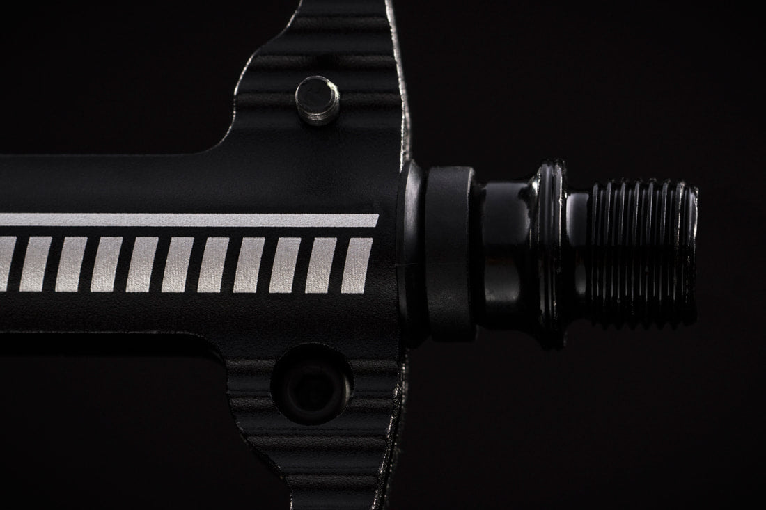 PEDAL FLAT DEITY BLACK KAT BRONZE