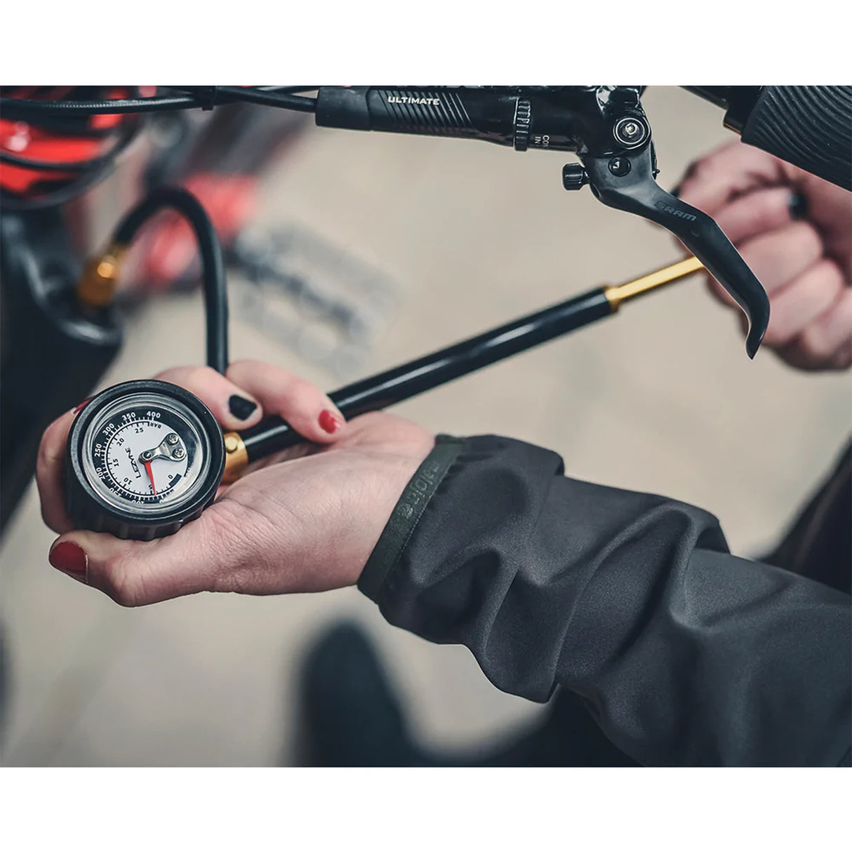 Bombin Alta Presion Shock Drive Negro Lezyne