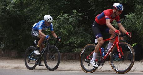 DE SANTIAGO A VALDIVIA EN BICICLETA: documental la travesía de Vidaurre, Gallo y del Campo.