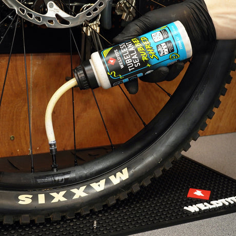 Sellante Tubeless Weldtite en uso