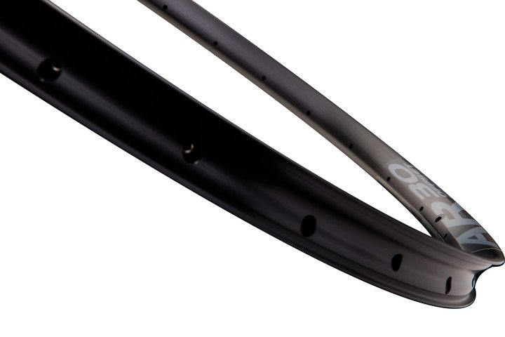 LLANTA RACE FACE AR30 29´32H