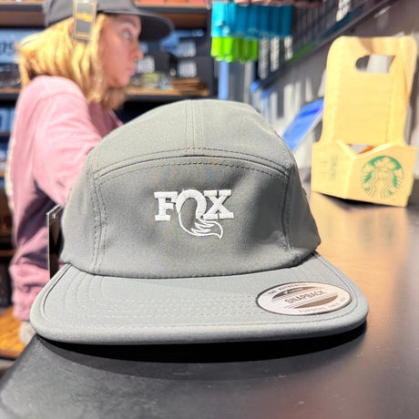 Gorro Fox 5 Panel Snapback 2026 Gris