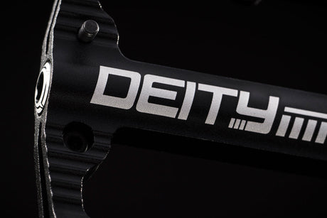 PEDAL FLAT DEITY BLACK KAT NEGRO