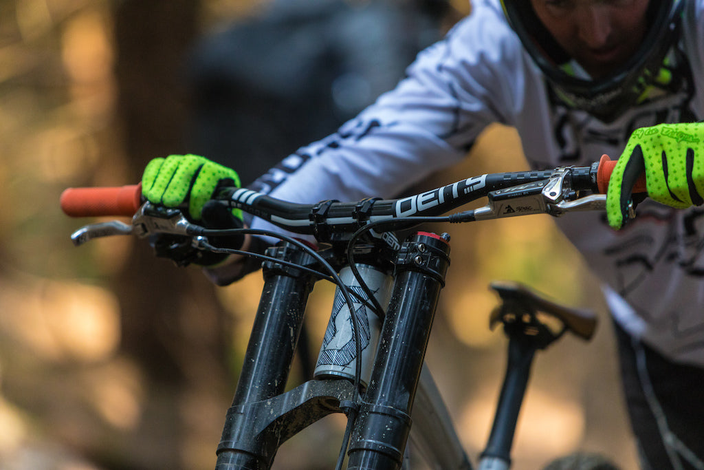 Manubrio Deity Brendog 31.8 HBAR 30MM RISE RED