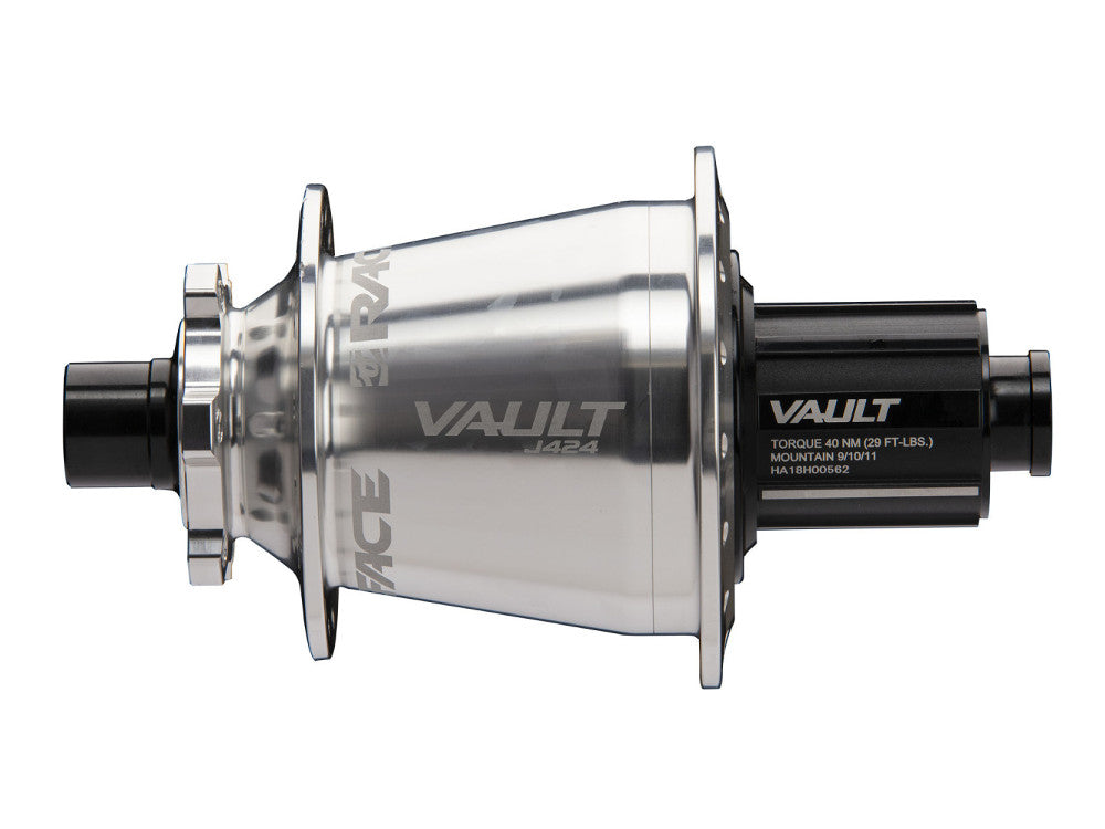 MAZA RACE FACE VAULT 12X148 32H SILVER