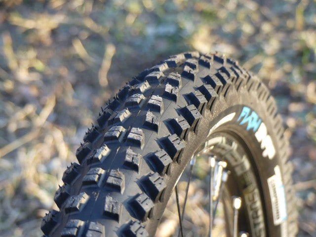 Neumatico Kenda Hellkat 27.5X2.80 Emc